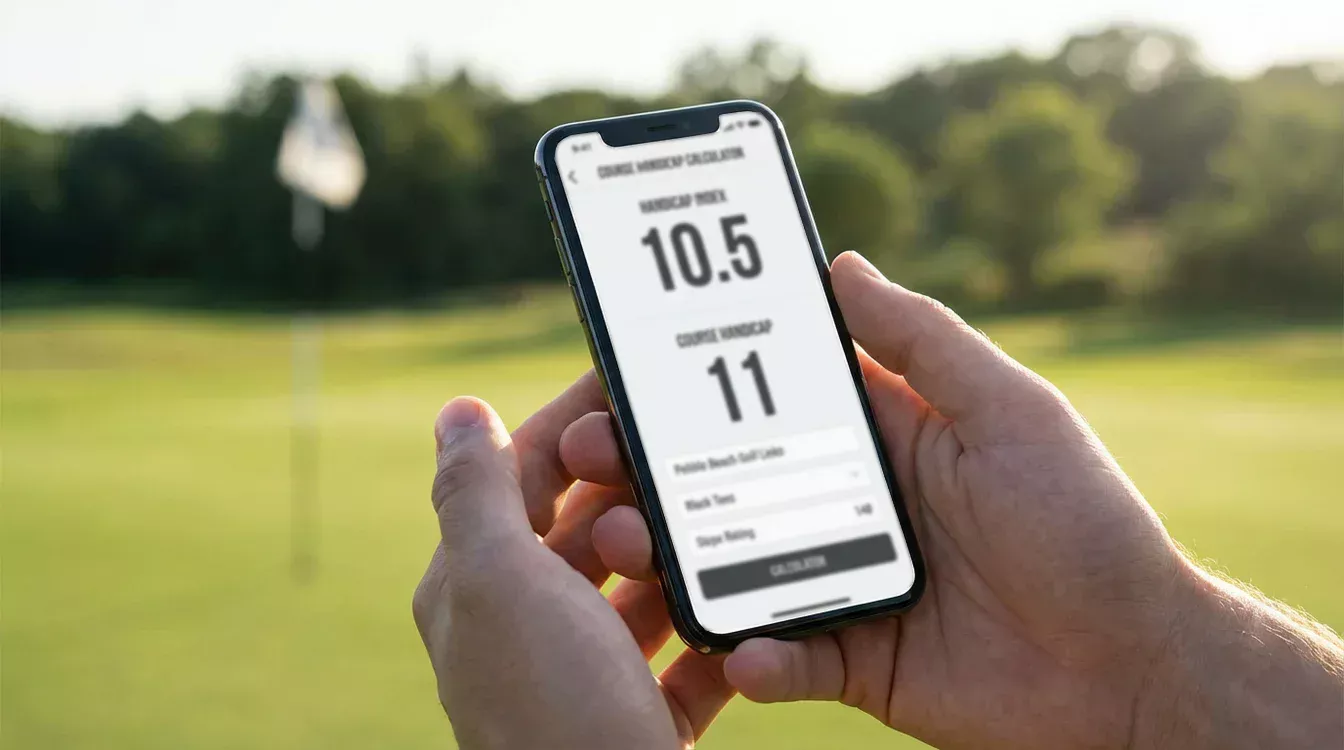 Smartphone toont golf app met baanhandicap berekening